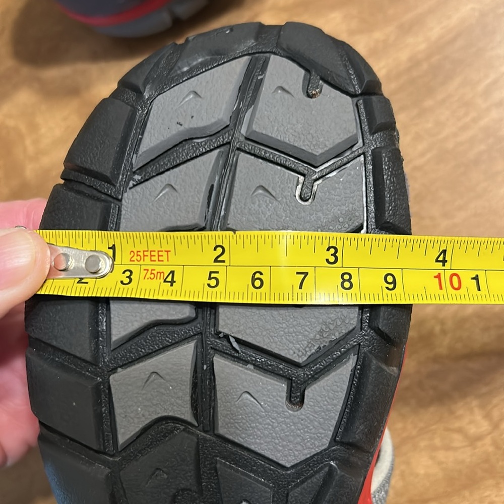 KEEN Seacamp II CNX Water Sandals Gray Red Kids US 5 EU 37 Hiking Shoes
G - Picture 17 of 17